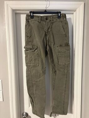 American Eagle Outfitters Olive Cargo Pants - Military Style